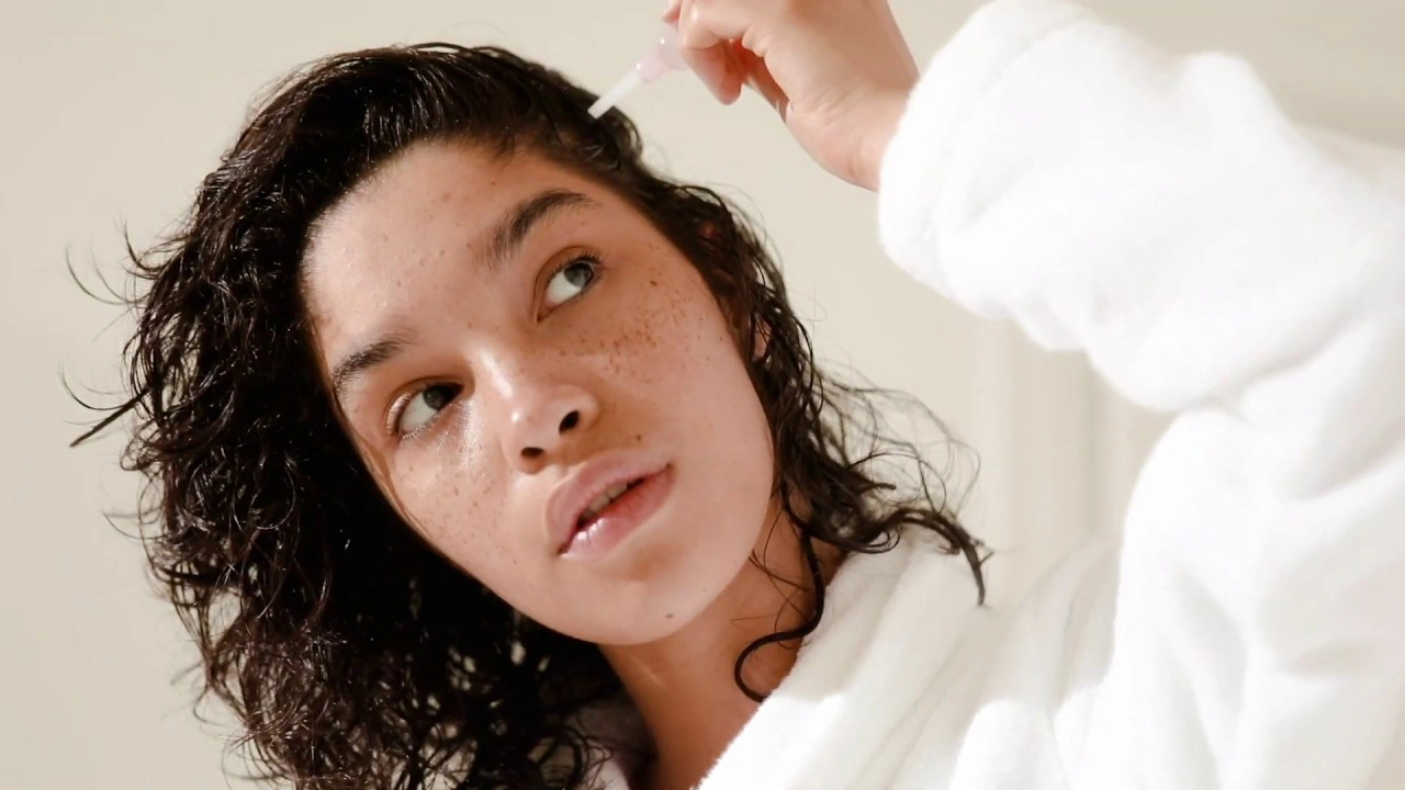 Kérastase Genesis Ampoules Cure Anti-Chute Fortifiantes 10x6 ml képe 3